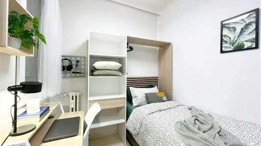 Rooms in Madrid Moncloa-Aravaca - photo 1