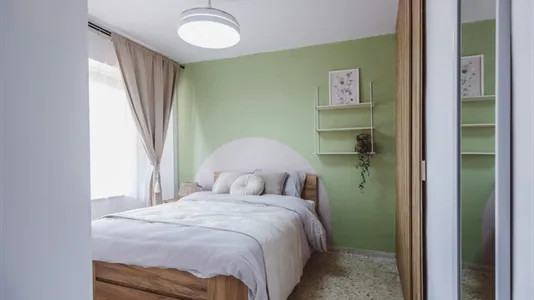 Rooms in Godelleta - photo 1
