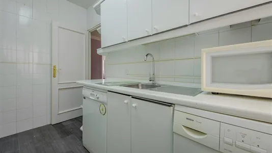 Rooms in Madrid Salamanca - photo 10