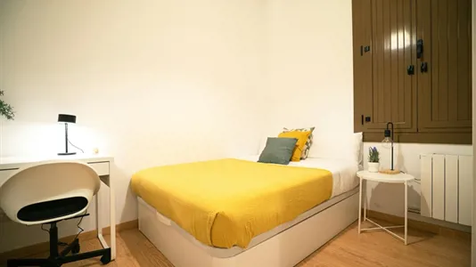 Rooms in Barcelona Ciutat Vella - photo 1