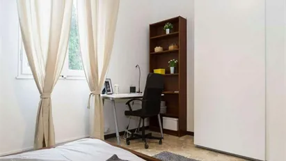 Room for rent in Milano Zona 6 - Barona, Lorenteggio, Milan