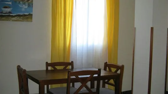Rooms in Jaén - photo 7