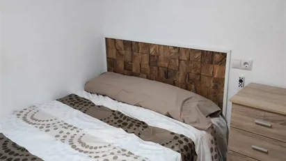 Room for rent in la Fontsanta, Comunidad Valenciana