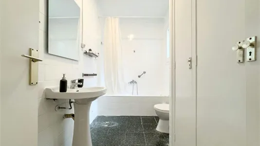 Rooms in Barcelona Eixample - photo 7