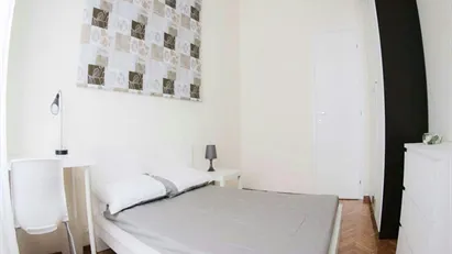 Room for rent in Milano Zona 6 - Barona, Lorenteggio, Milan