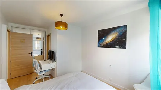 Rooms in Saint-Julien-en-Genevois - photo 4