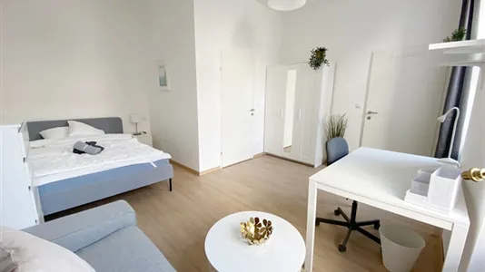 Rooms in Wien Ottakring - photo 2