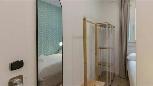 Rooms in Barcelona Ciutat Vella - photo 3