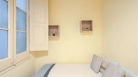 Rooms in Barcelona Ciutat Vella - photo 1