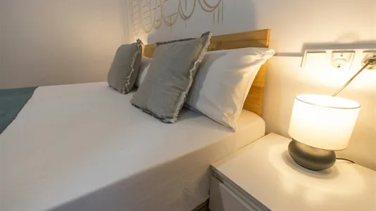 Rooms in Barcelona Ciutat Vella - photo 4