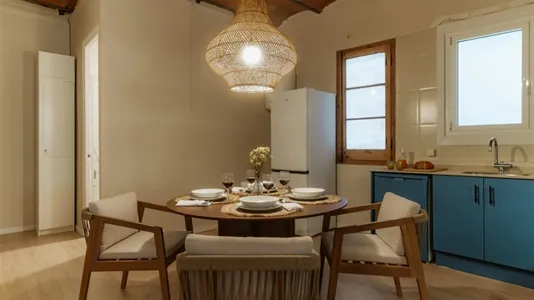 Rooms in Barcelona Ciutat Vella - photo 7