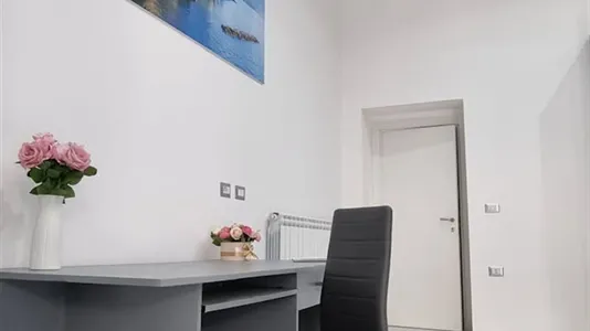 Rooms in Napoli Municipalità 4 - photo 9