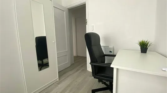 Rooms in Adaro - photo 7