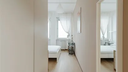 Room for rent in Milano Zona 2 - Stazione Centrale, Gorla, Turro, Greco, Crescenzago, Milan Room for rent in Milano Zona 2 - Stazione Centrale, Gorla, Turro, Greco, Crescenzago, Milan