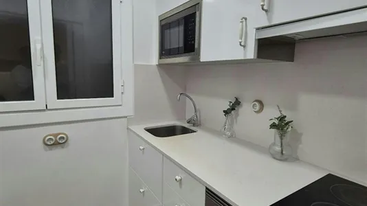 Rooms in Barcelona Sants-Montjuïc - photo 10