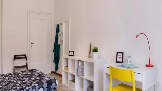 Rooms in Milano Zona 8 - Fiera, Gallaratese, Quarto Oggiaro - photo 3