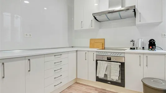 Rooms in Madrid Centro - photo 10