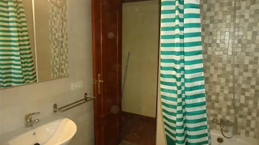 Rooms in Córdoba - photo 10