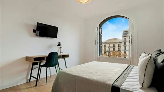 Rooms in Barcelona Eixample - photo 3