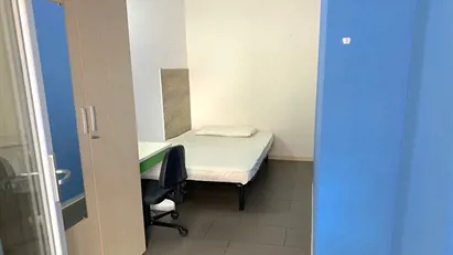 Room for rent in Roma Municipio VI – Roma Delle Torri, Rome