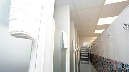 Rooms in Madrid Centro - photo 10