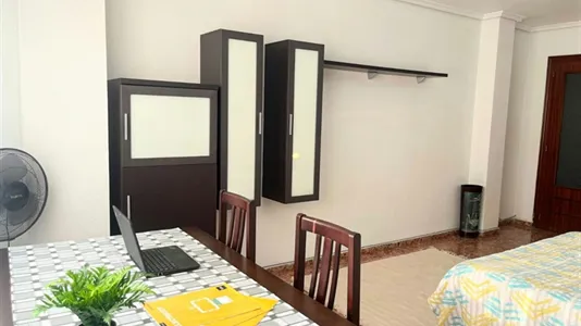 Rooms in Moncada - photo 3