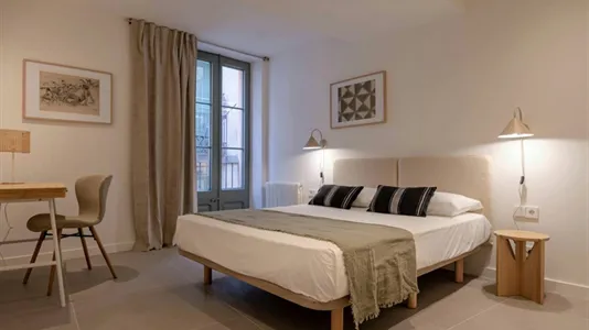 Apartments in Barcelona Ciutat Vella - photo 5