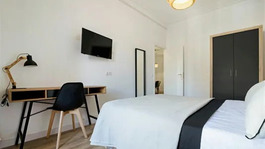 Rooms in Barcelona Eixample - photo 5