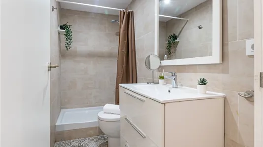 Rooms in Barcelona Ciutat Vella - photo 10