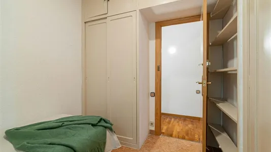 Rooms in Barcelona Eixample - photo 4