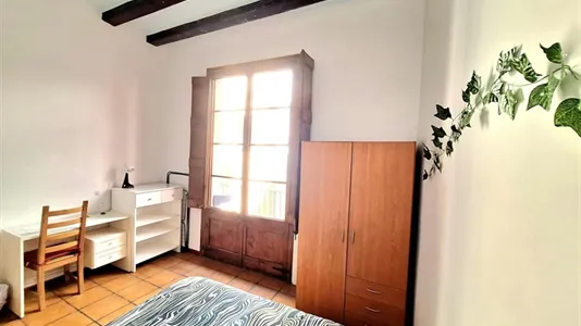 Rooms in Barcelona Ciutat Vella - photo 2