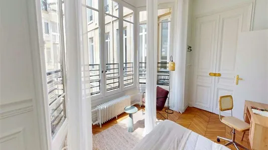 Rooms in Paris 17ème arrondissement - photo 2
