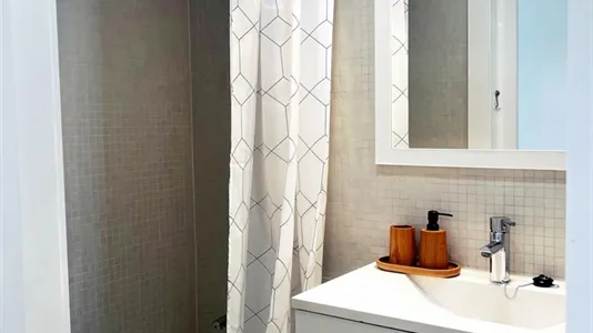 Rooms in Madrid Chamartín - photo 9