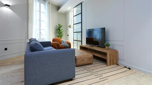 Apartments in Barcelona Ciutat Vella - photo 4