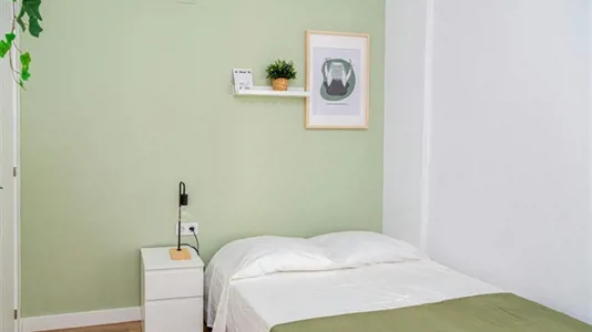 Rooms in Zaragoza - photo 1