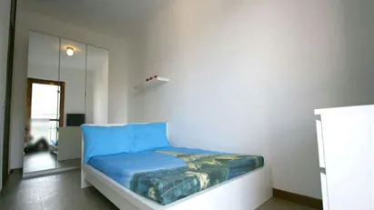 Room for rent in Milano Zona 6 - Barona, Lorenteggio, Milan