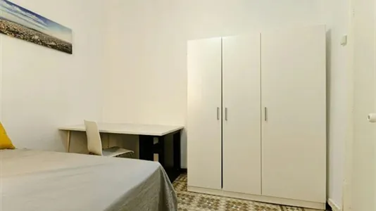 Rooms in Barcelona Eixample - photo 2