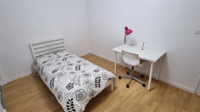 Room for rent in Odivelas, Lisbon (region)