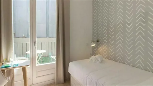 Rooms in Barcelona Ciutat Vella - photo 1