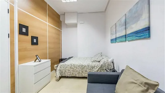 Rooms in Valencia Ciutat Vella - photo 2