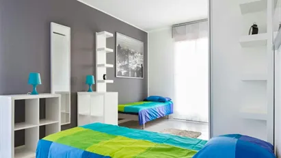 Room for rent in Milano Zona 6 - Barona, Lorenteggio, Milan