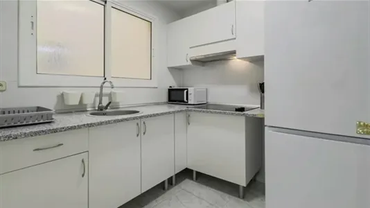 Rooms in Barcelona Ciutat Vella - photo 7