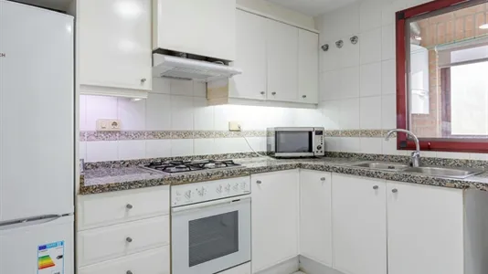 Rooms in el Camí de Vera - photo 9