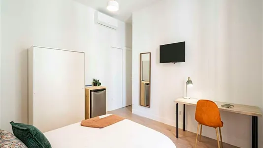 Rooms in Madrid Centro - photo 10