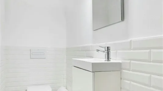 Rooms in Barcelona Ciutat Vella - photo 10