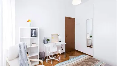 Room for rent in Milano Zona 6 - Barona, Lorenteggio, Milan