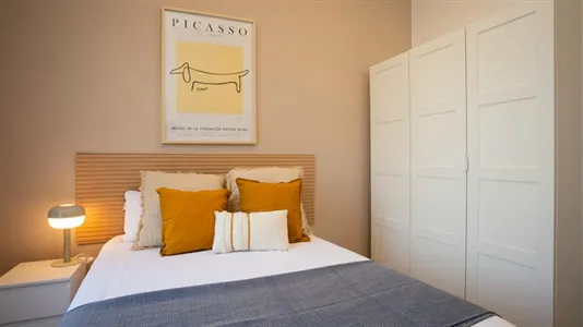 Rooms in Barcelona Eixample - photo 2