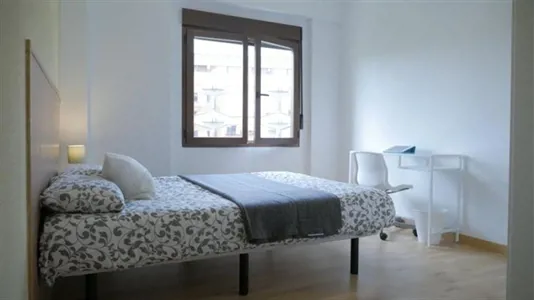 Rooms in Barcelona Eixample - photo 1