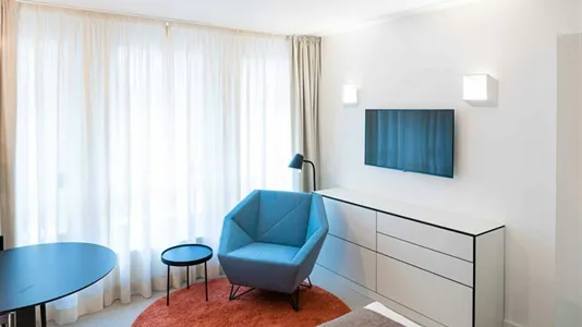 Apartments in Frankfurt Süd - photo 2