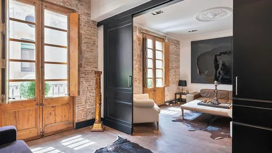 Apartments in Barcelona Ciutat Vella - photo 5